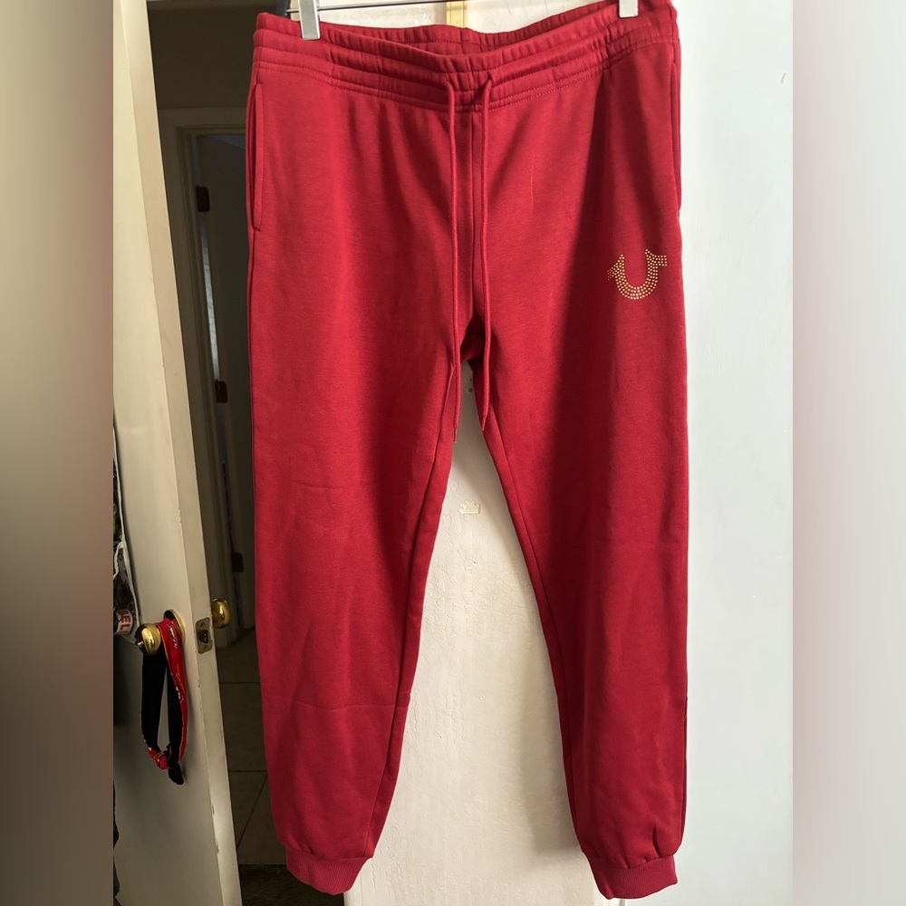 NWT red dahlia True Religion men’s Sweat Pants, Size Medium